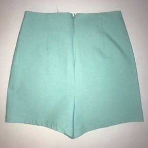 Gorgeous high waisted shorts